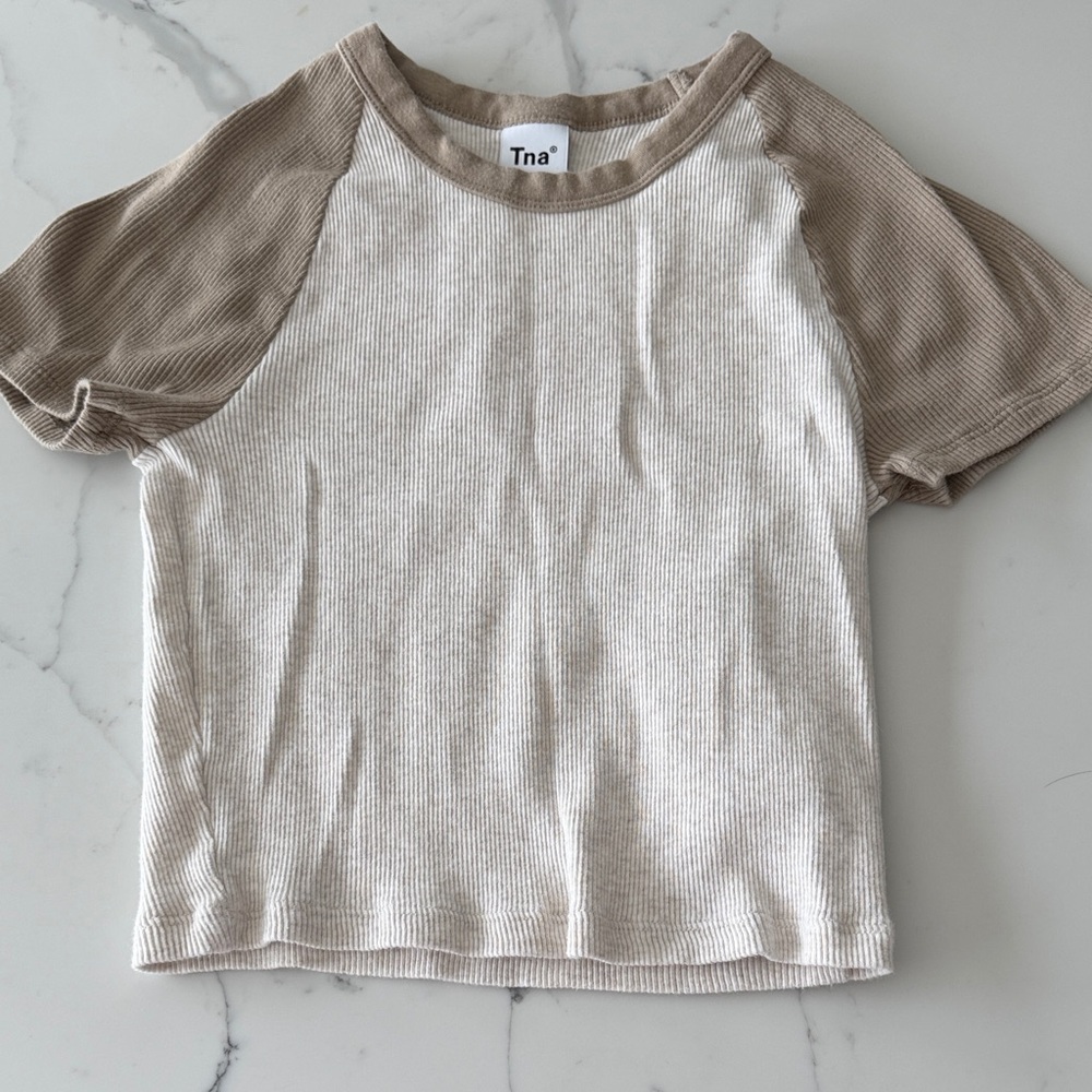 Aritzia TNA cropped top